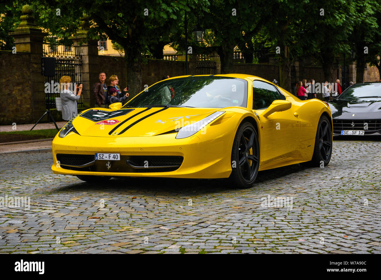 Germania, FULDA - LUG 2019: giallo Ferrari 458 spider coupe è stato  introdotto in corrispondenza del 2011 Frankfurt Motor Show. Questa variante  convertibile della 458 Italia Foto stock - Alamy