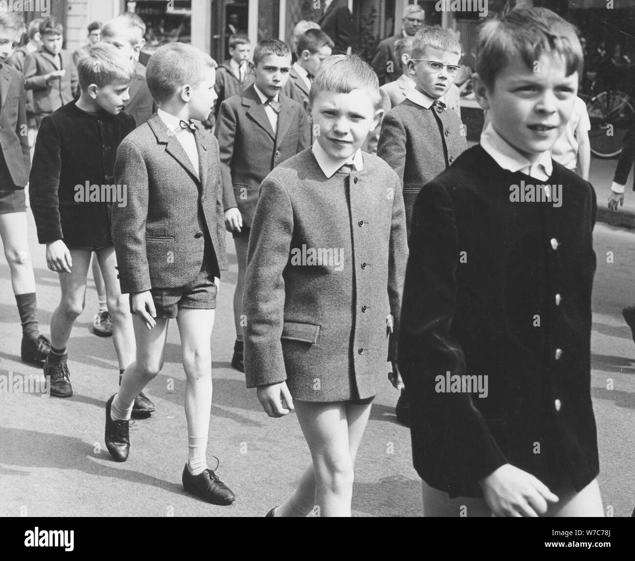I ragazzi in uniforme, c1960s. Foto Stock