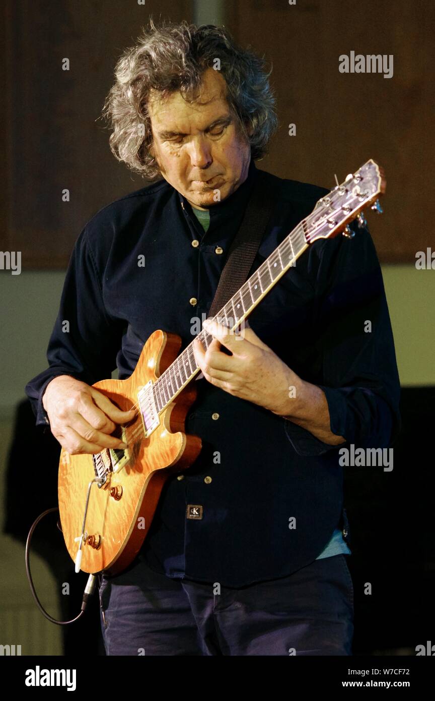 John Etheridge, Watermill Jazz Club, Dorking, Surrey, febbraio 28, 2017. Artista: Brian O Connor. Foto Stock