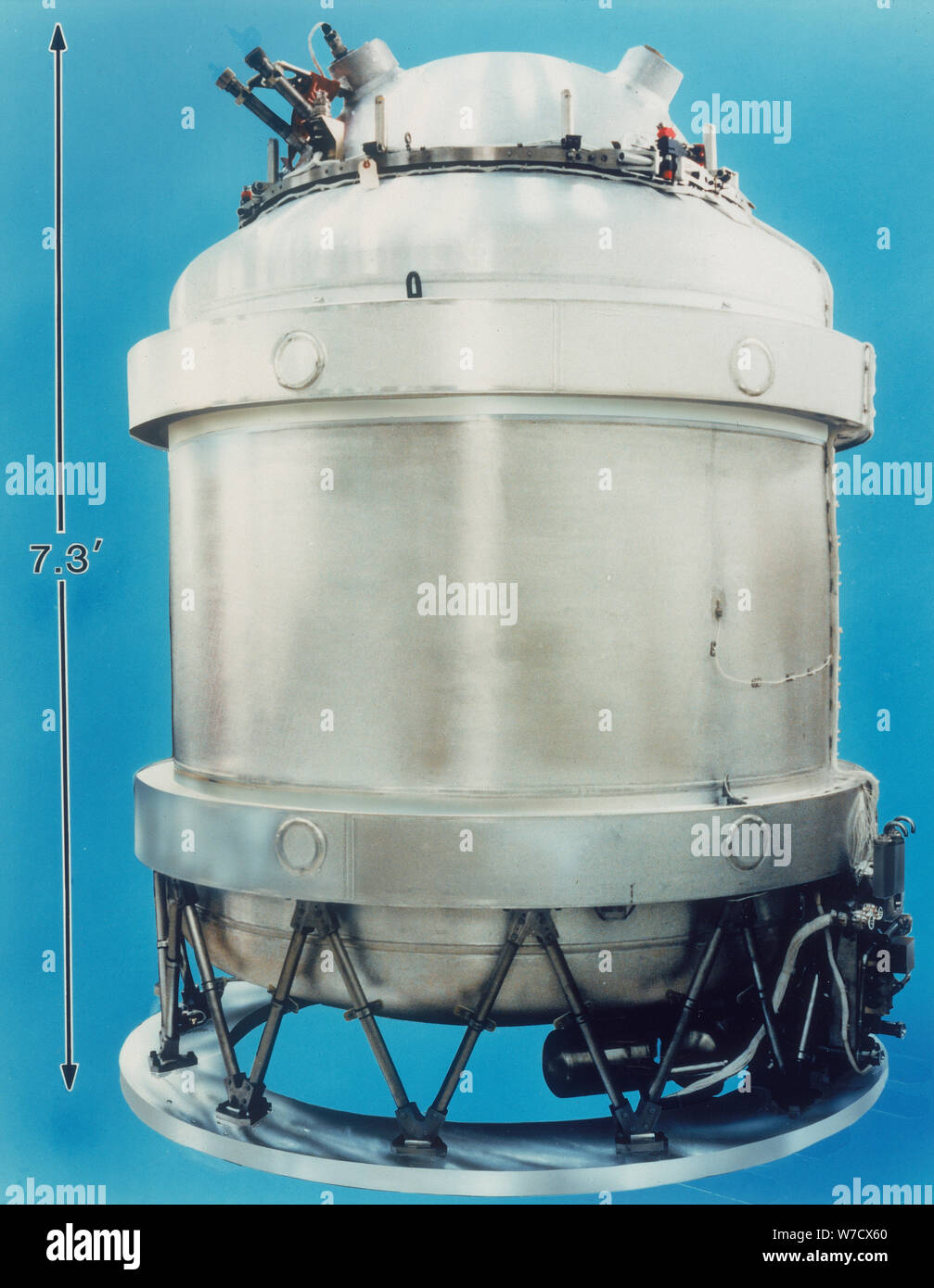 Criostato per satellite COBE, 1989, STATI UNITI D'AMERICA. Artista: sconosciuto Foto Stock