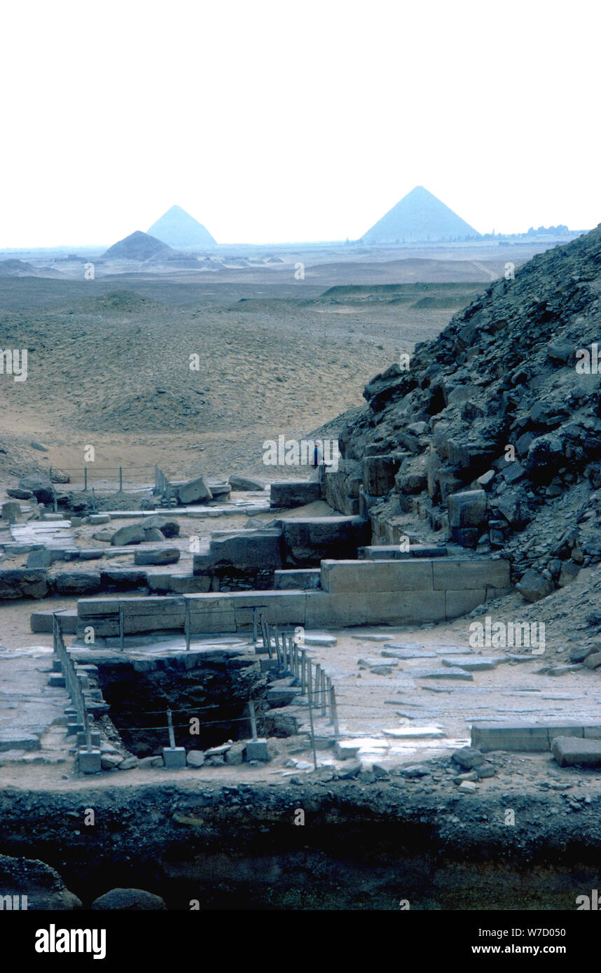 Vista verso sud dal Passo piramide in Dashur necropoli, Saqqara, Egitto. Artista: sconosciuto Foto Stock