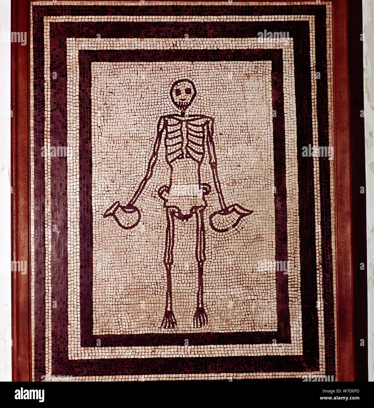 Mosaico romano di uno scheletro, Pompei, Italia. Artista: sconosciuto Foto Stock