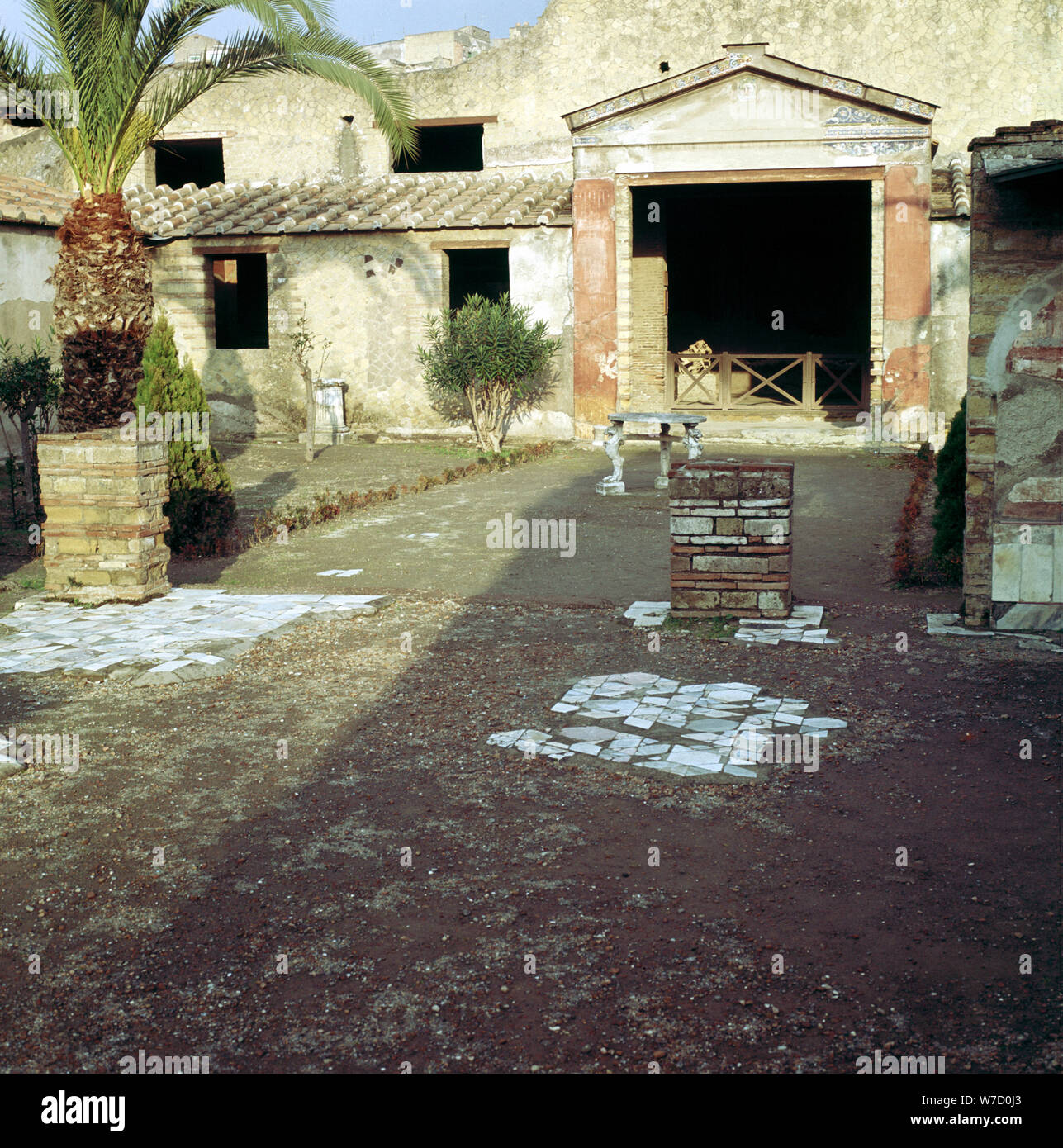 Casa dei Cervi, Ercolano, Italia; giardino della villa romana. Artista: sconosciuto Foto Stock