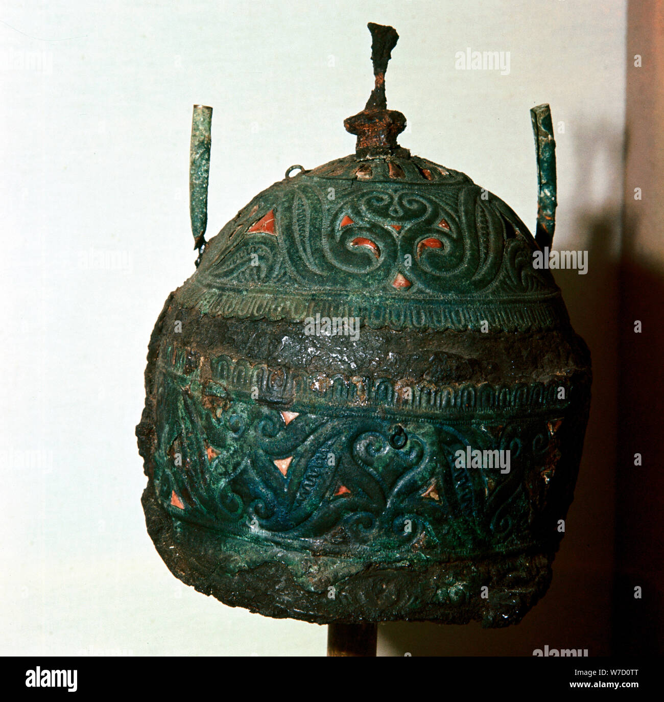 Celtic del bronzo e del ferro da stiro, casco, Canosa di Puglia, Italia, 6 - III secolo A.C. Artista: sconosciuto Foto Stock