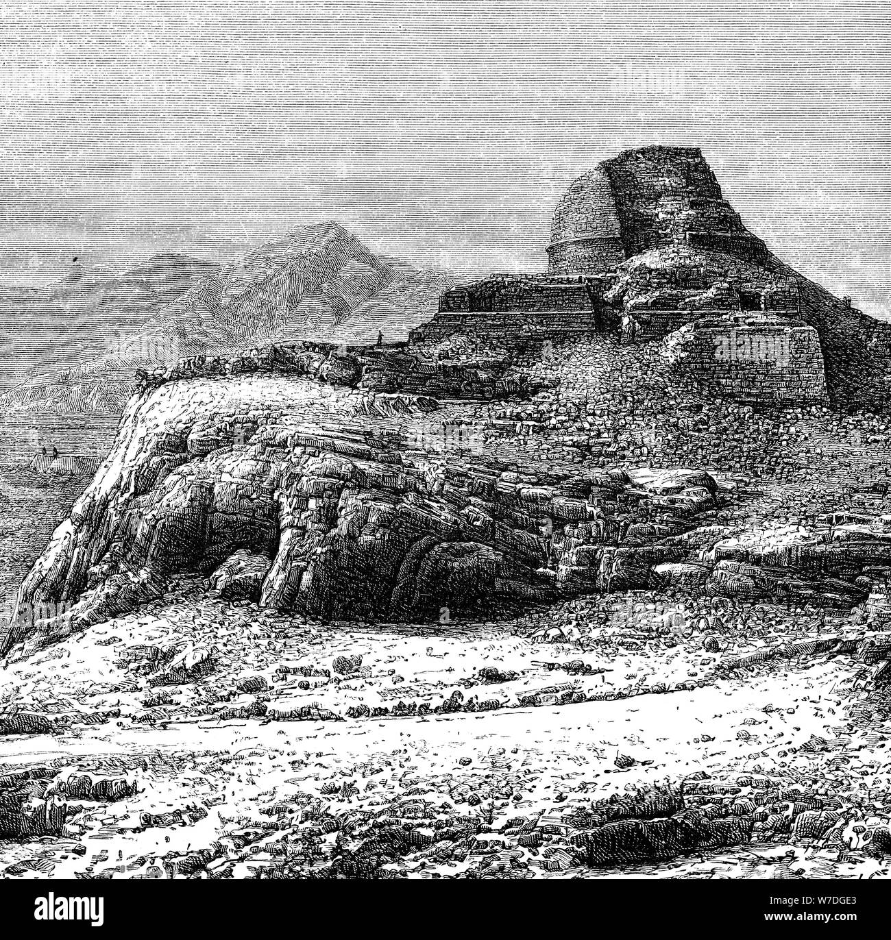 Una rovina tope (stupa) nel Khyber Pass, Pakistan/Afhanistan, 1895. Artista: sconosciuto Foto Stock