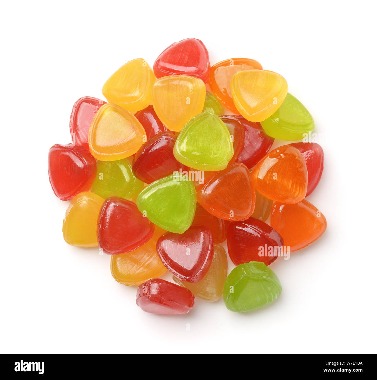 Vista superiore della mista frutta colorata caramelle dure isolato su bianco Foto Stock