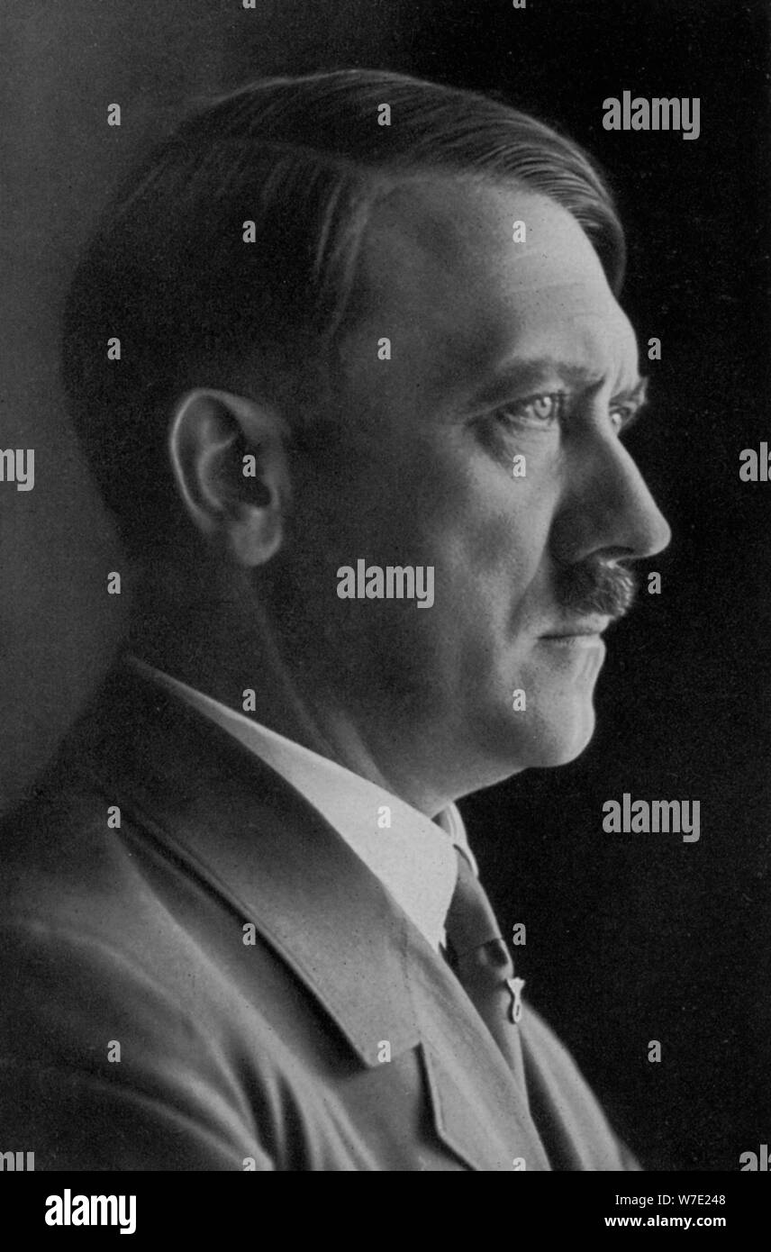Adolf Hitler a 47, 1936. Artista: sconosciuto Foto Stock