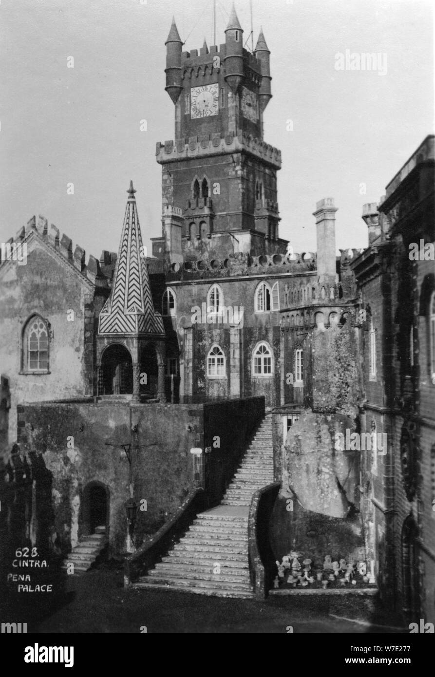 Pena Palace, Sintra Portogallo, xx secolo. Artista: sconosciuto Foto Stock