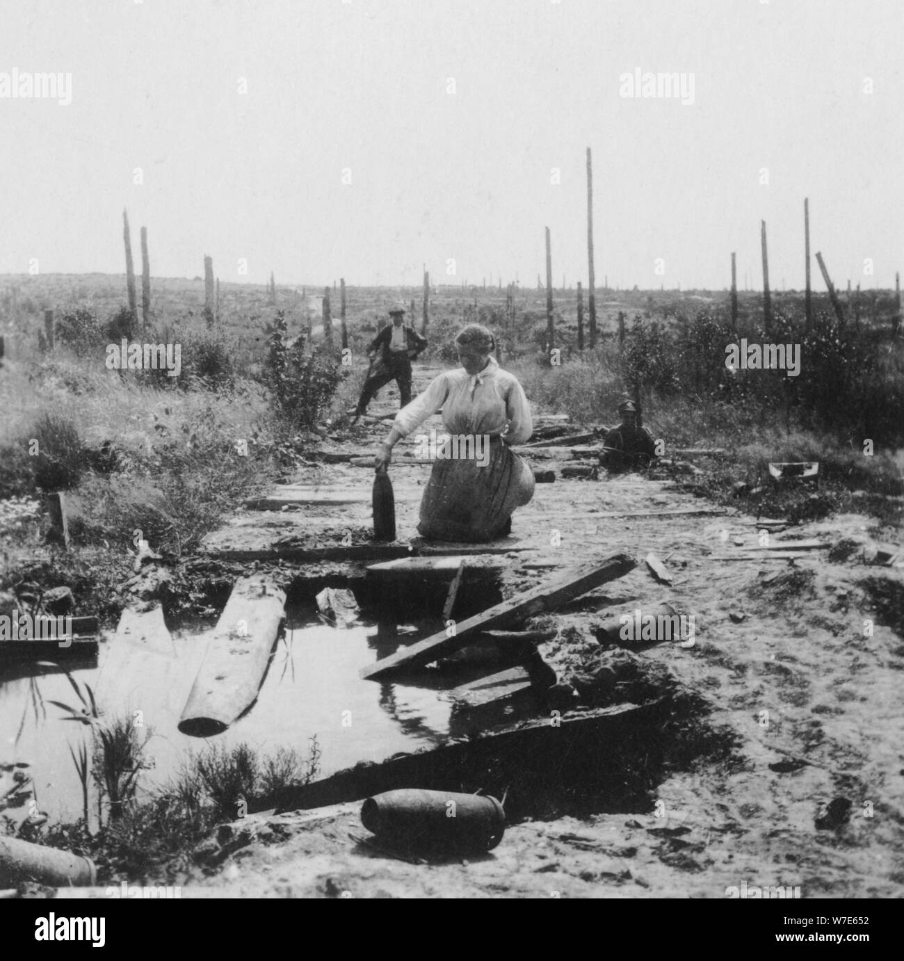 La strada principale, collina 60, il Belgio, la guerra mondiale I, C1914-c1918. Artista: Nightingale & Co Foto Stock