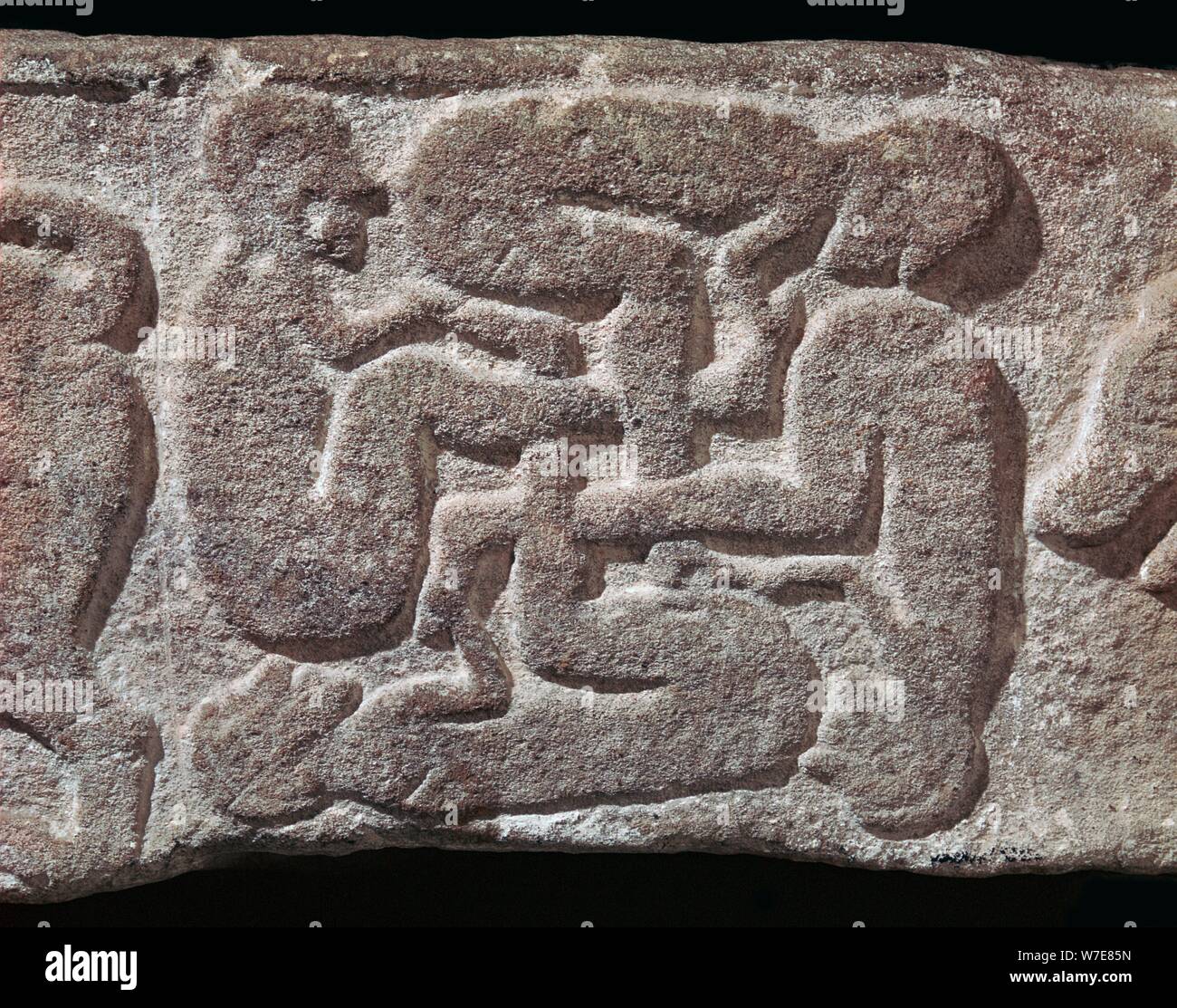 Svastica umana motivo da una tomba Pictish-slab, settimo secolo artista: sconosciuto Foto Stock