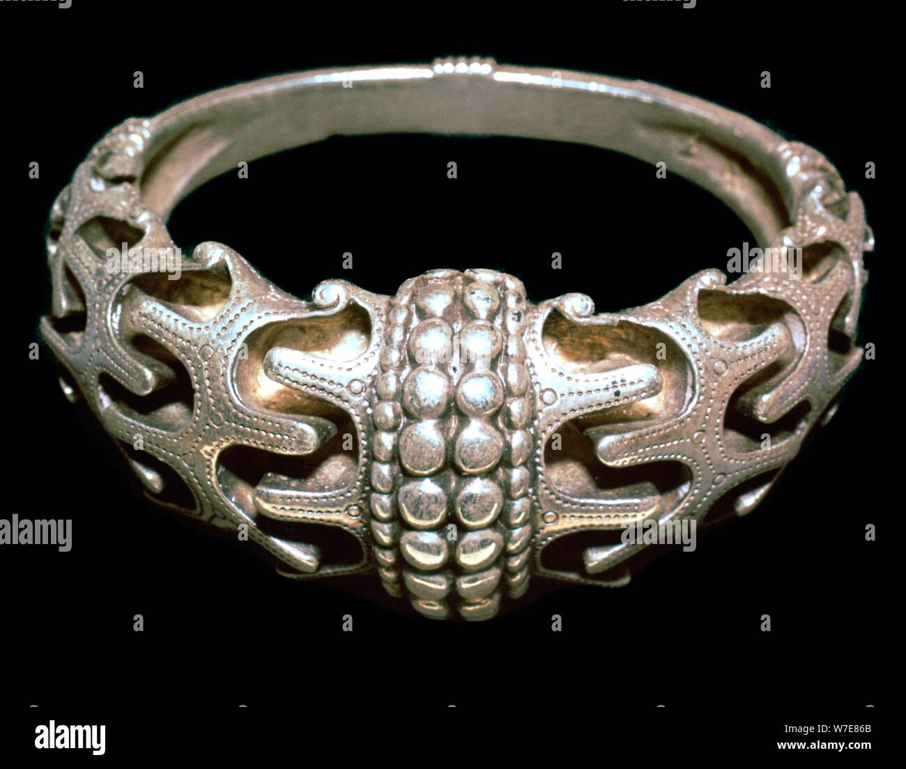Argento massiccio Viking bracciale, decimo secolo. Artista: sconosciuto  Foto stock - Alamy