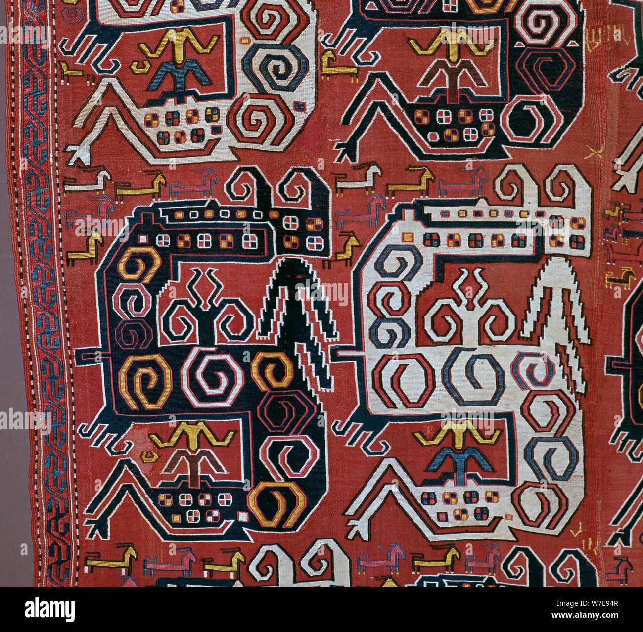 Caucasian 'drago' tappeto con cervi, xvii secolo. Artista: sconosciuto Foto Stock