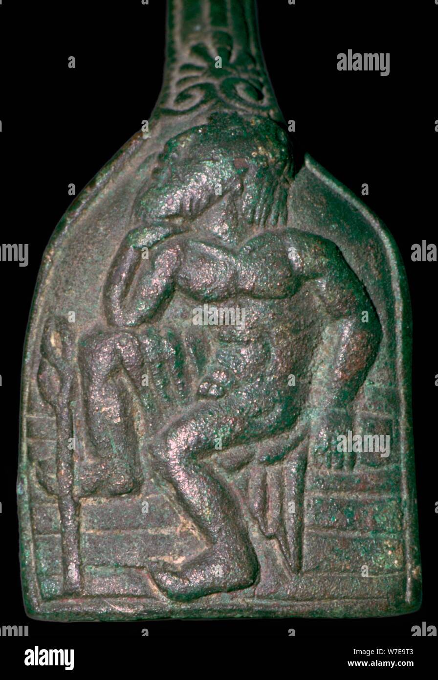 Bronzo etrusco di un augure guardando il volo degli uccelli, VI secolo A.C. Artista: sconosciuto Foto Stock