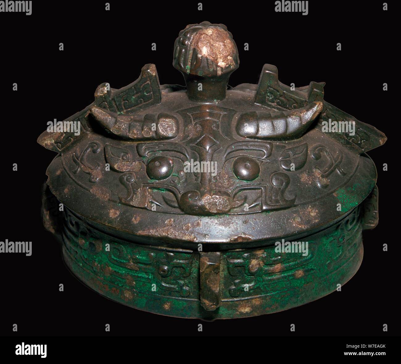 Cinese coperchio in bronzo di un vino-nave, xi secolo BC.h Artista: sconosciuto Foto Stock