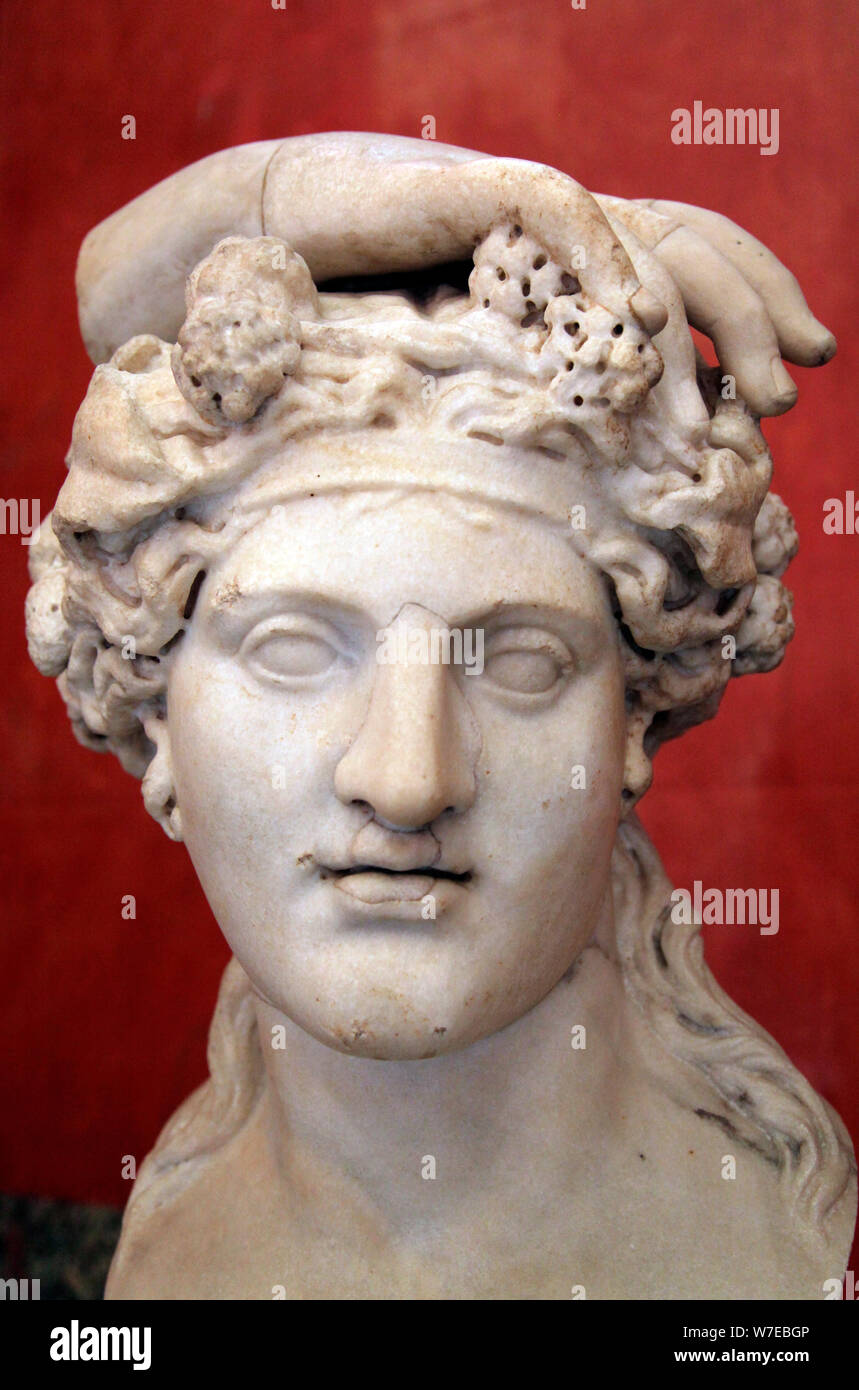 Testa di Dioniso, dio del vino e patrono della vinificazione. Artista: sconosciuto Foto Stock