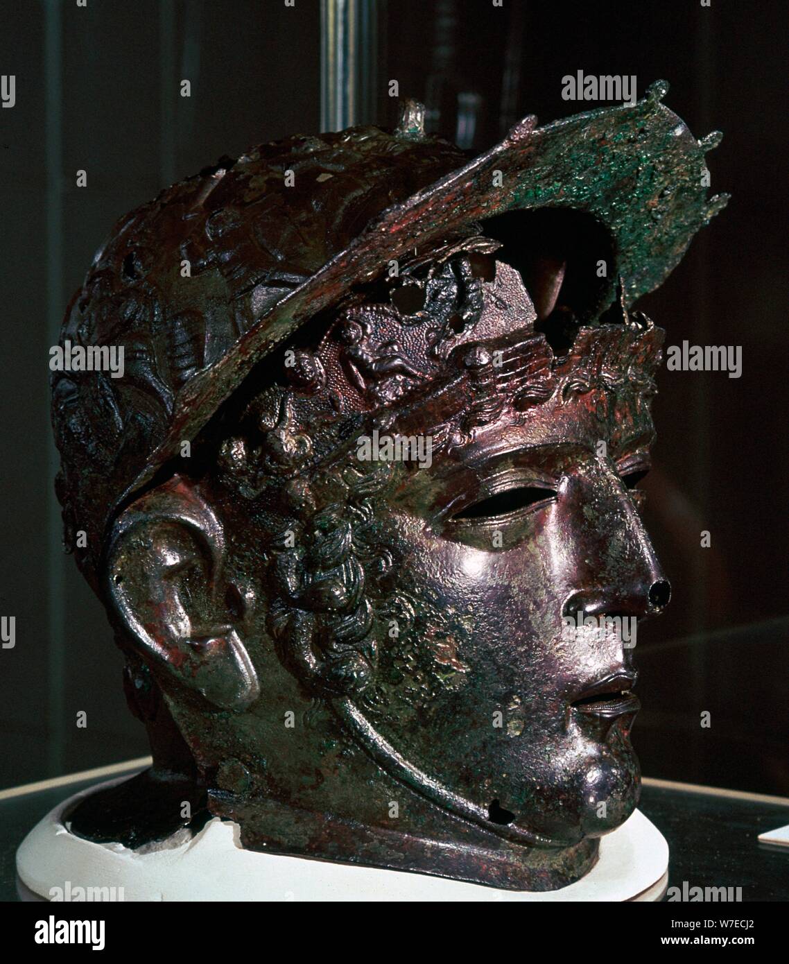 Sport di cavalleria casco, Bretagna romana, fine 1 o agli inizi del II secolo. Artista: sconosciuto Foto Stock