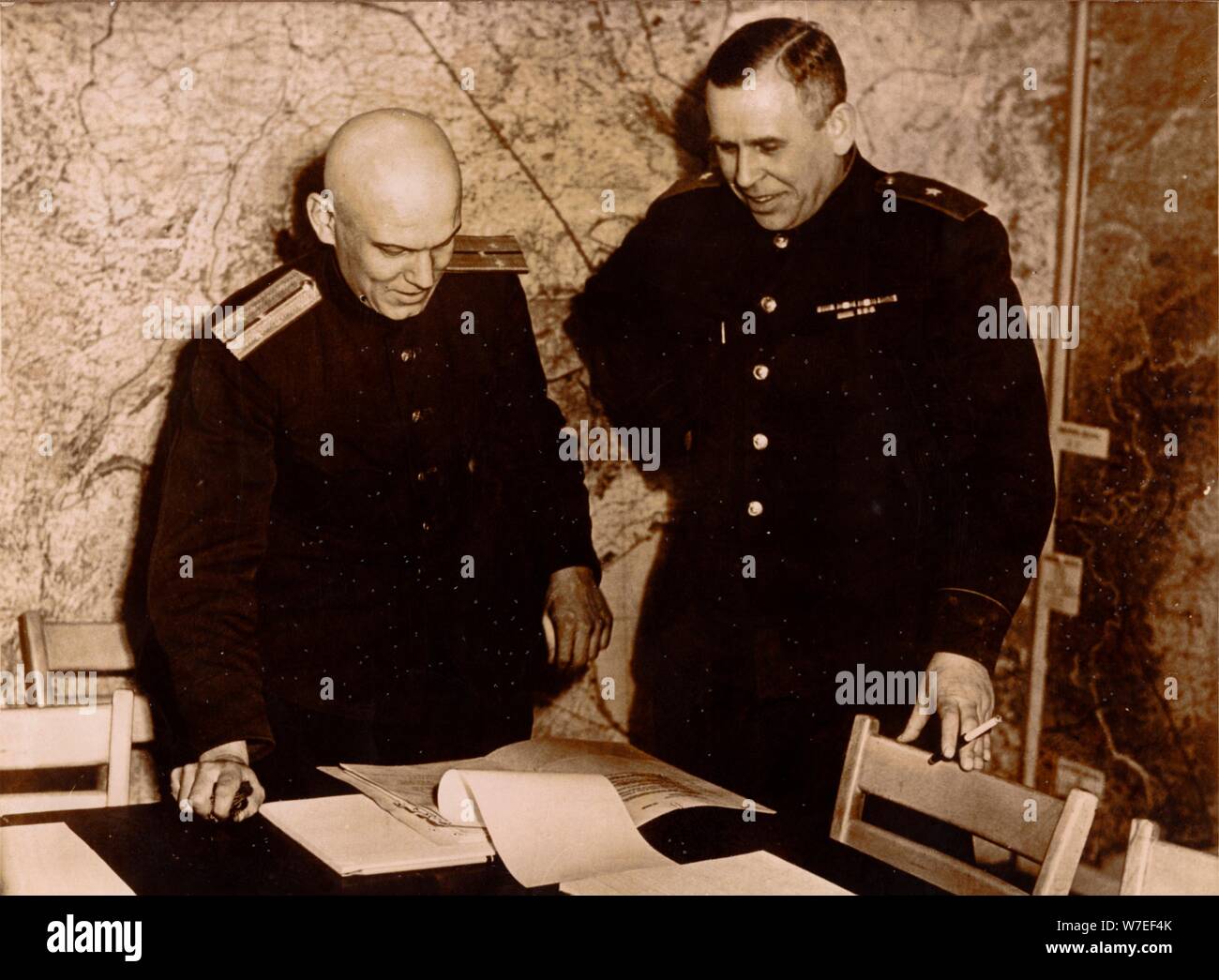 Resa incondizionata delle forze armate tedesche, Reims, in Francia, la II Guerra Mondiale, 7 maggio 1945. Artista: sconosciuto Foto Stock