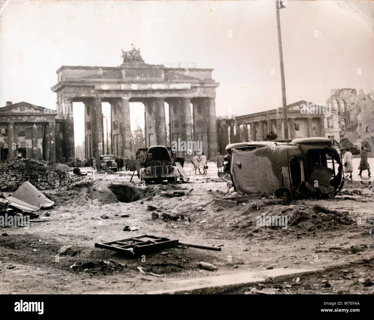 Le rovine di Berlino, 6 luglio 1945. Artista: sconosciuto Foto Stock