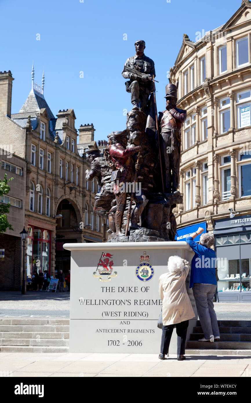 Il Duca di Wellington il reggimento Memorial Sculpture, Halifax, West Yorkshire Foto Stock