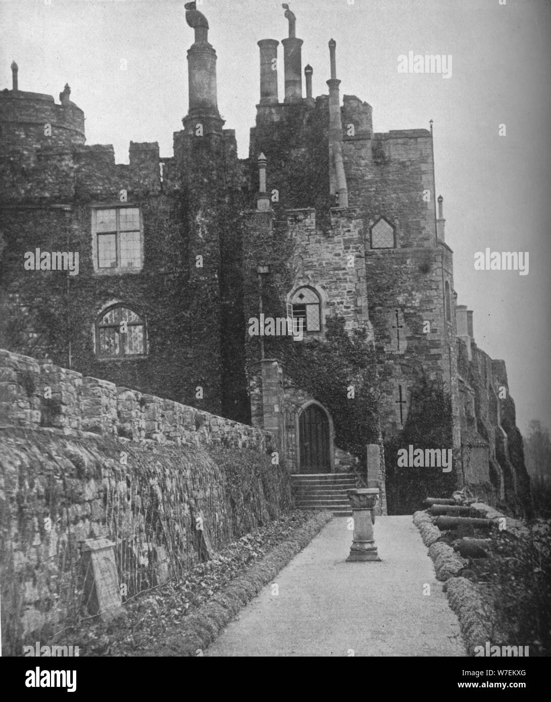 'Berkeley Castle, sede della Rt. L'on. Signore Fitzhardinge', C1913. Artista: sconosciuto. Foto Stock