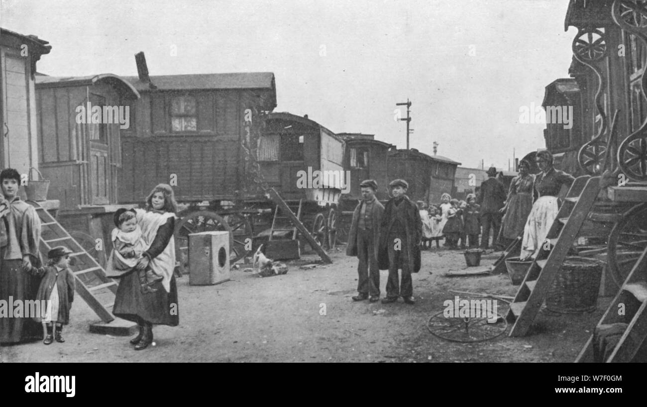 Un travellers' accampamento, Battersea, Londra, c1903 (1903). Artista: sconosciuto. Foto Stock