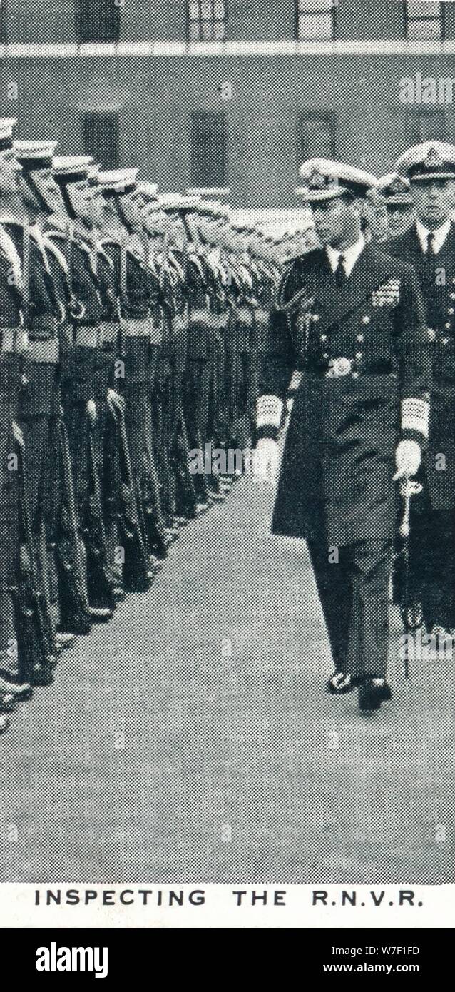 "Ispezione della RNVR', 1936 (1937). Artista: sconosciuto. Foto Stock