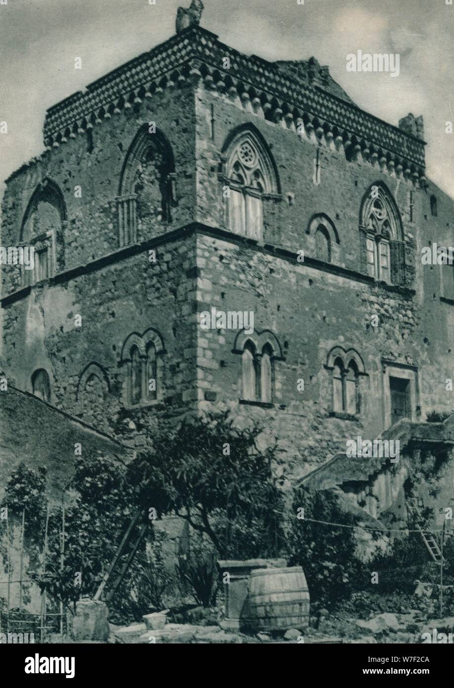 Casa dal momento della regola islamica, Taormina, Sicilia, Italia, 1927. Artista: Eugen Poppel. Foto Stock