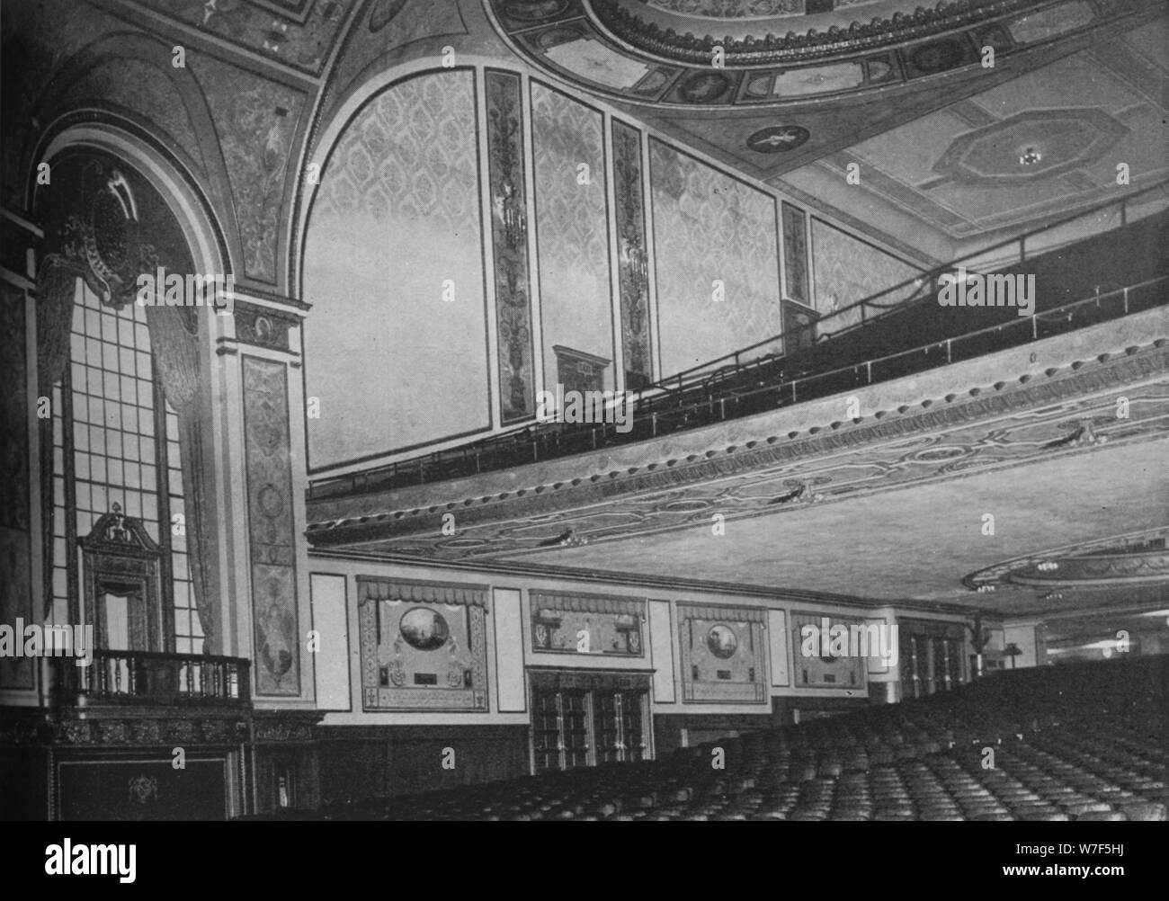 In corrispondenza della linea del balcone, il Teatro Allen, Cleveland, Ohio, 1925. Artista: sconosciuto. Foto Stock