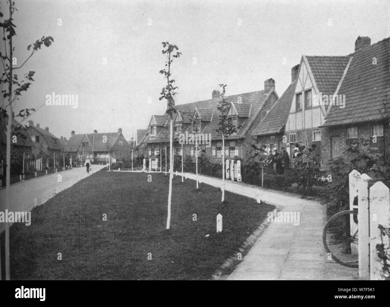 Ligy, giardino sobborgo per la gente che lavora, costruito ad Ypres, Belgio, dall'ORD, 1926. Artista: sconosciuto. Foto Stock
