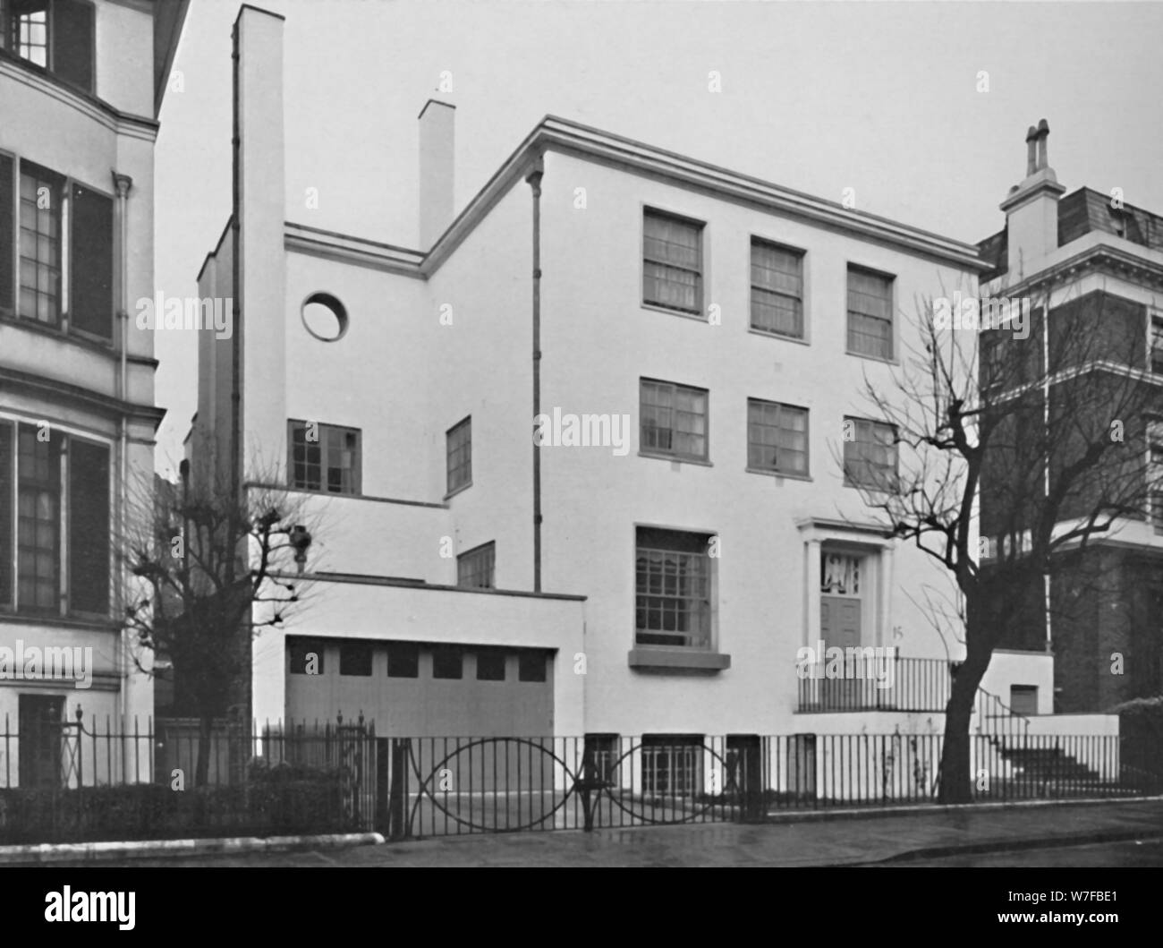 'Esterne - Casa per Denys Lowson, Esq., Superiore Phillimore Gardens, Londra, 1939. Artista: Herbert Felton. Foto Stock