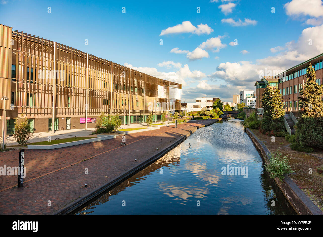 L'Alta Velocità ferroviaria Collegio Nazionale, sul ramo di Digbeth Canal, Aston, Birmingham, Regno Unito Foto Stock