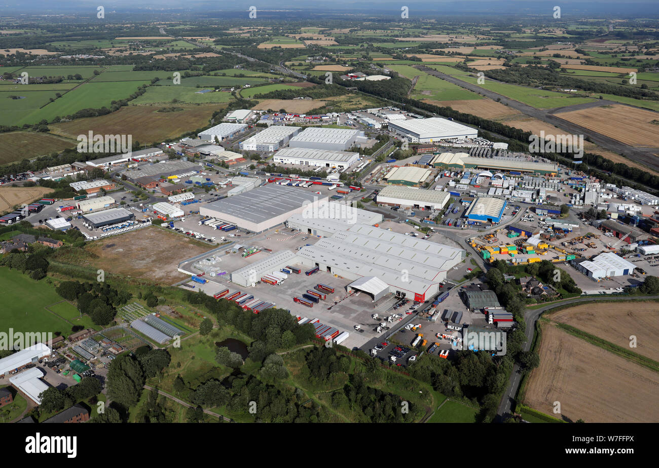 Vista aerea di Appleton Thorn Trading Station Wagon Cheshire, Regno Unito Foto Stock