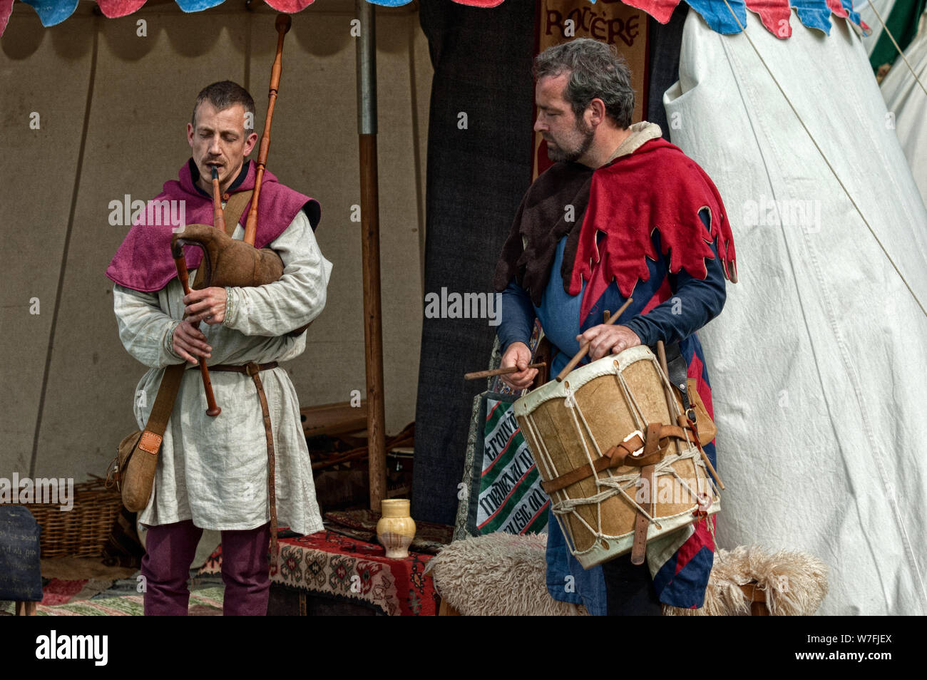 Musicisti medievale, il tubo e il gruppo tamburo Foto Stock