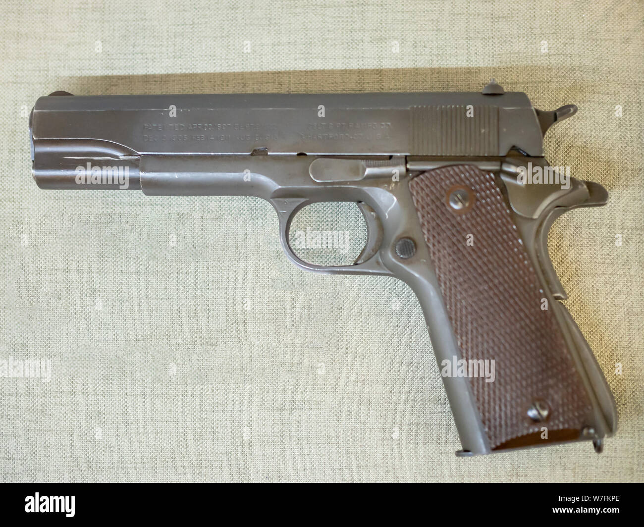 KIEV, UCRAINA-luglio 23, 2019: 1911 pistola semi-automatica M1911 ("governo" o "Colt governo") nel Politecnico al Museo Nazionale Ucraina di Tech Foto Stock