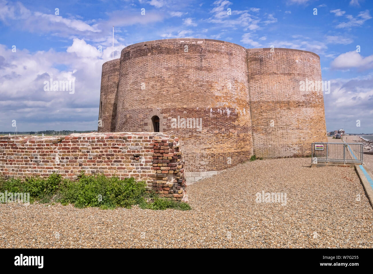 Il Martello Tower, un epoca napoleonica struttura difensiva a Aldeburgh, Suffolk, Inghilterra, Regno Unito. Foto Stock