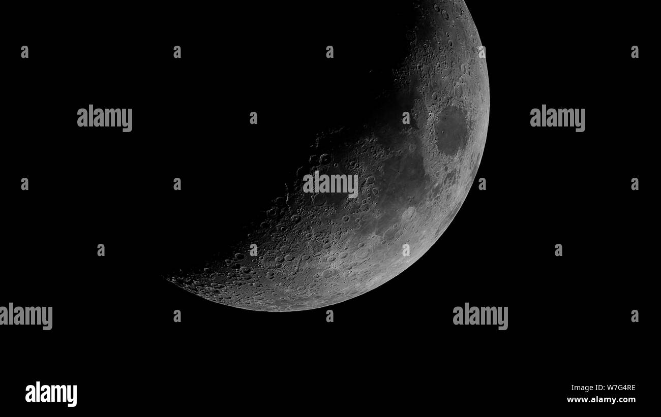 Vista la luna attraverso il telescopio. Foto Stock