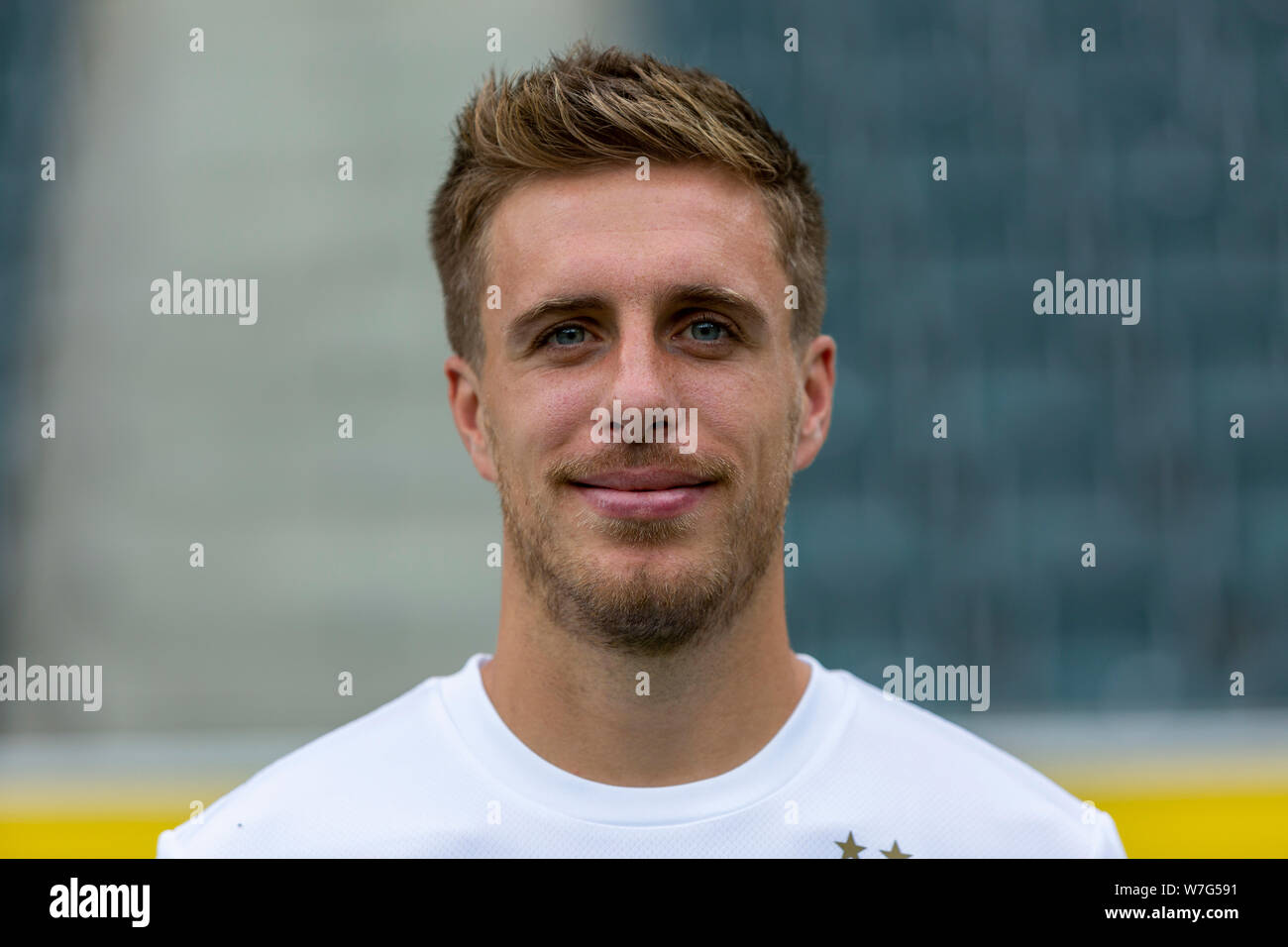 Calcio, Bundesliga, 2019/2020, Borussia Moenchengladbach, premere il tasto di ripresa fotografica, ritratto, Patrick Herrmann Foto Stock