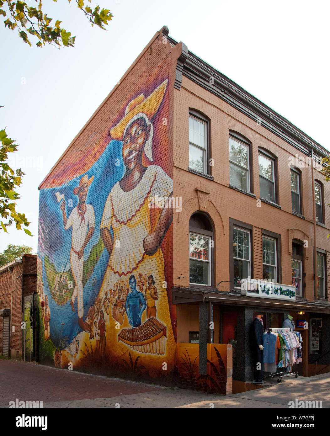 Arte Murale situato in un vicolo tra XIII, XIV e U SAN, NW, Washington, D.C. Foto Stock