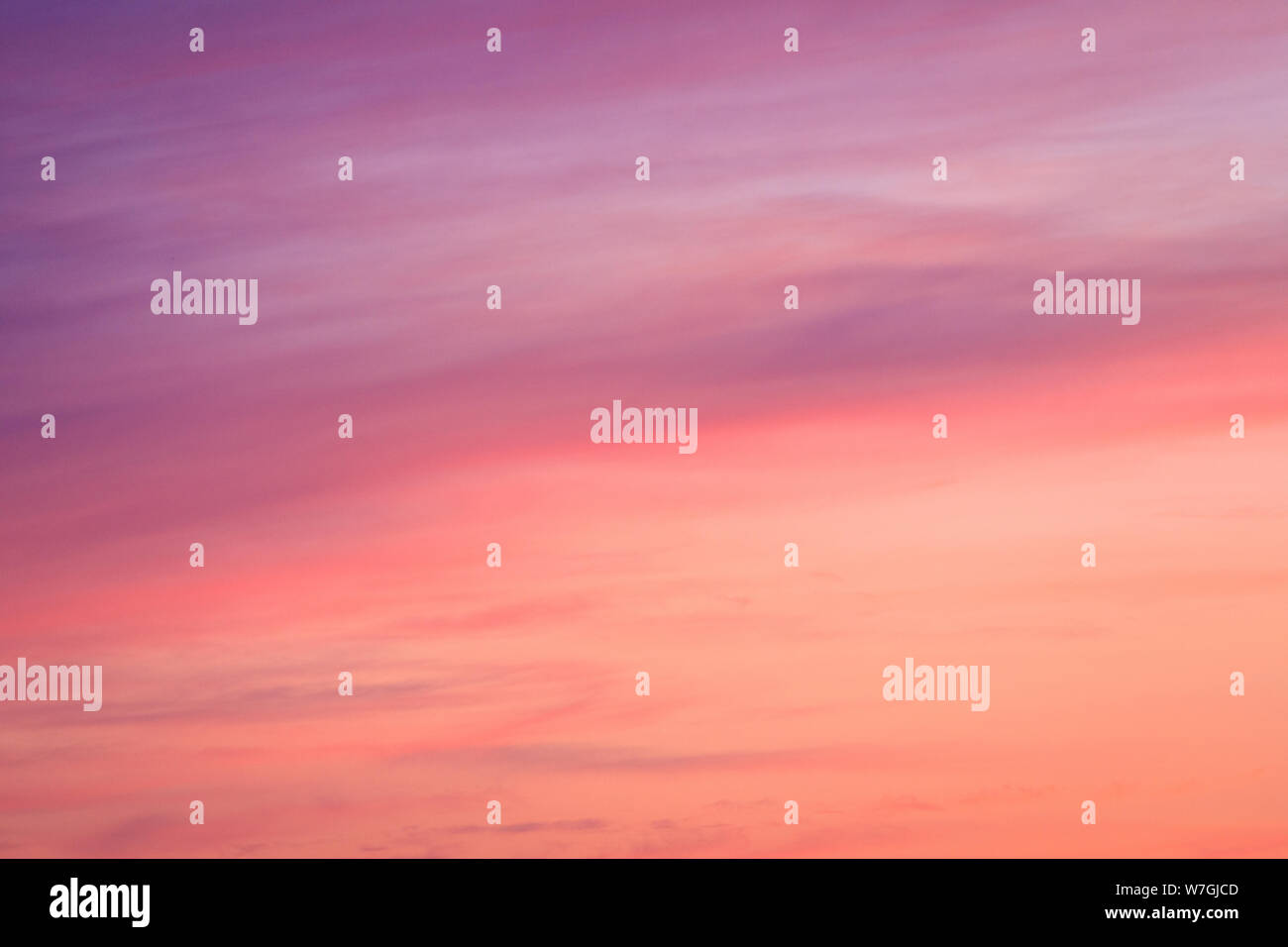 Colorato tramonto nuvole al tramonto Cielo scape background Foto Stock
