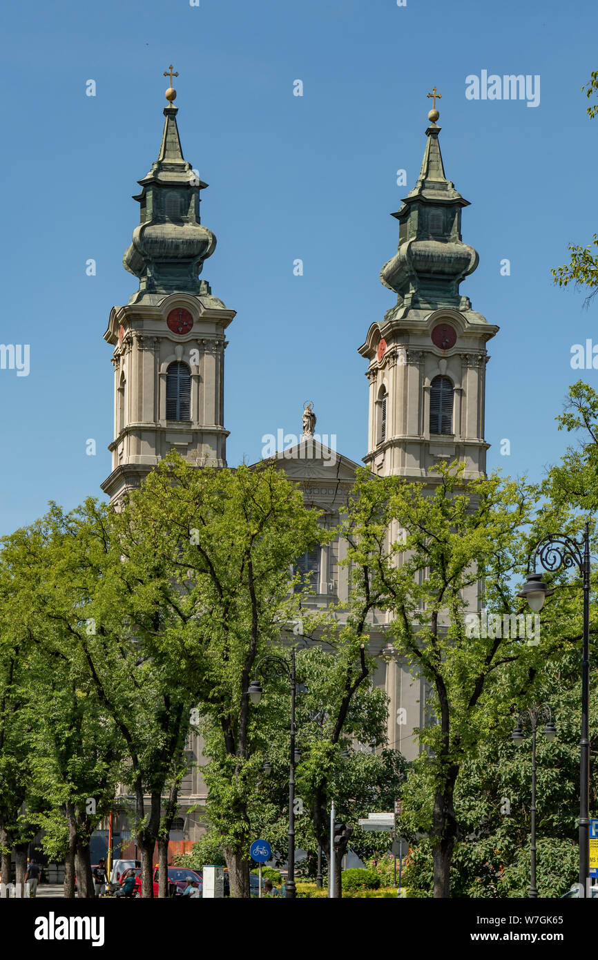Due torri della Cattedrale di Santa Teresa, Subotica, Serbia Foto Stock