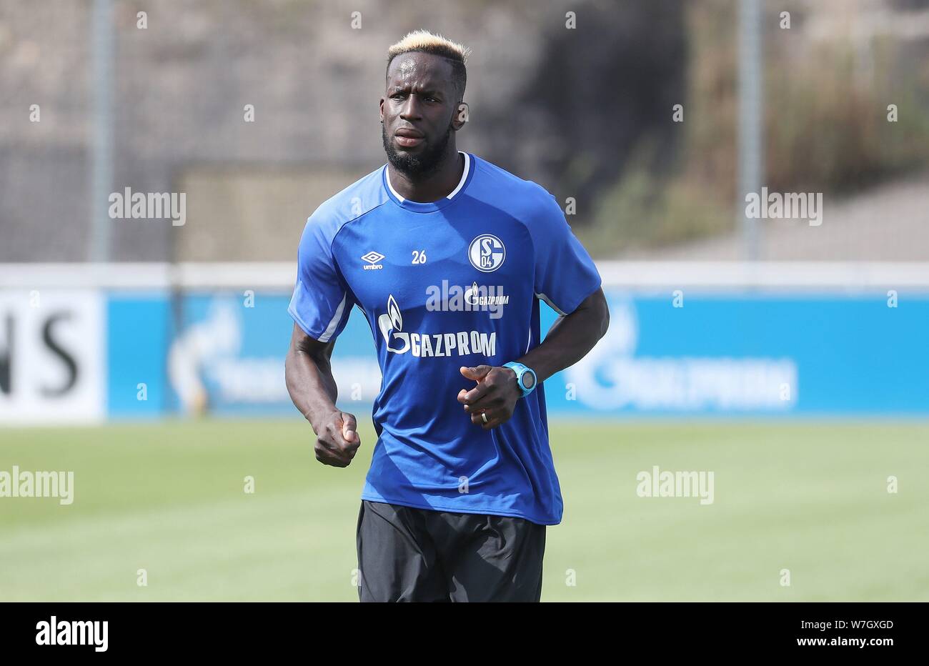 Firo: 06.08.2019 Calcio, 2019/2020 1.Bundesliga: FC Schalke 04 formazione Salif SANE | Utilizzo di tutto il mondo Foto Stock