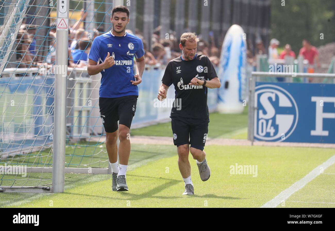 Firo: 06.08.2019 Calcio, 2019/2020 1.Bundesliga: FC Schalke 04 FORMAZIONE OZAN KABAK | Foto Stock