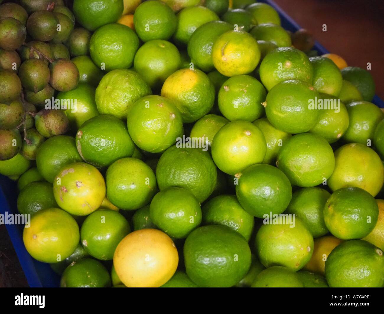 Nicaragua, Leon, Cenrtal America. Mercato con prodotti alimentari, frutta e verdura e merci. Foto Stock