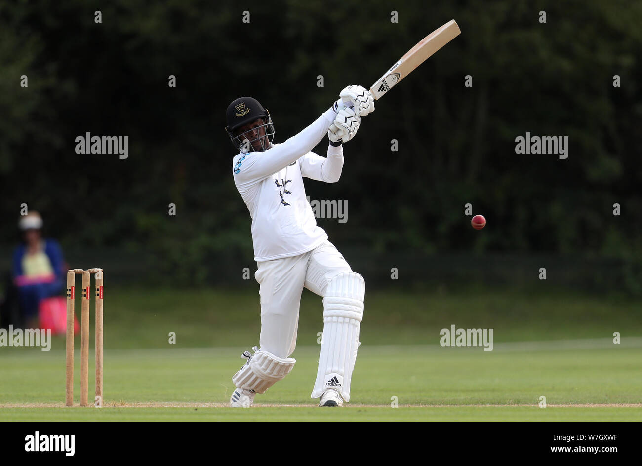 Il Sussex Jofra Archer pipistrelli durante il primo giorno del secondo XI Campionato corrispondono a Blackstone Academy Massa, a Henfield. Foto Stock