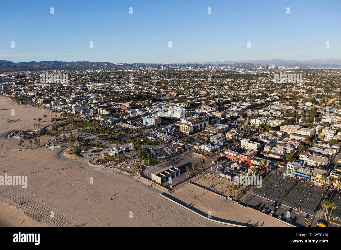 Los Angeles, California, Stati Uniti d'America - 17 dicembre 2016: Pomeriggio Vista aerea della Spiaggia Venice strutture ricreative nella California Meridionale. Foto Stock