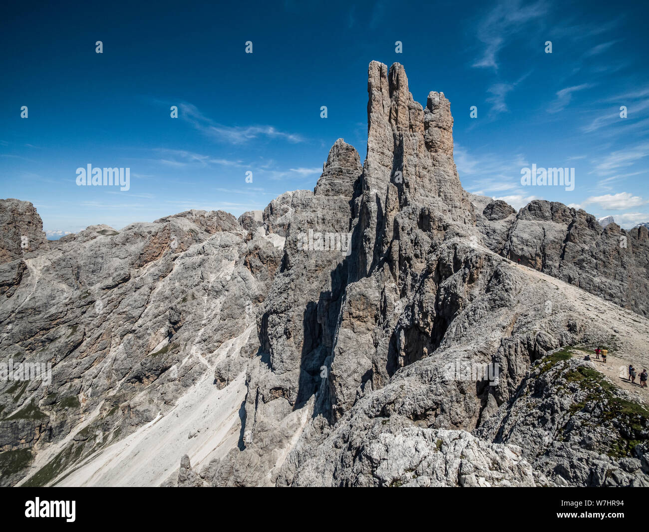 Il favoloso imponenti guglie di delle Torri del Vajolet nel Rosengarten area del Dolomiti italiane, l'Alto Adige Foto Stock