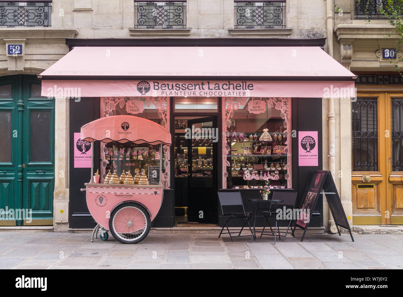 Parigi Beussent Lachelle - negozio di fronte di un artigiano negozio di cioccolato nel settimo arrondissement di Parigi, in Francia, in Europa. Foto Stock