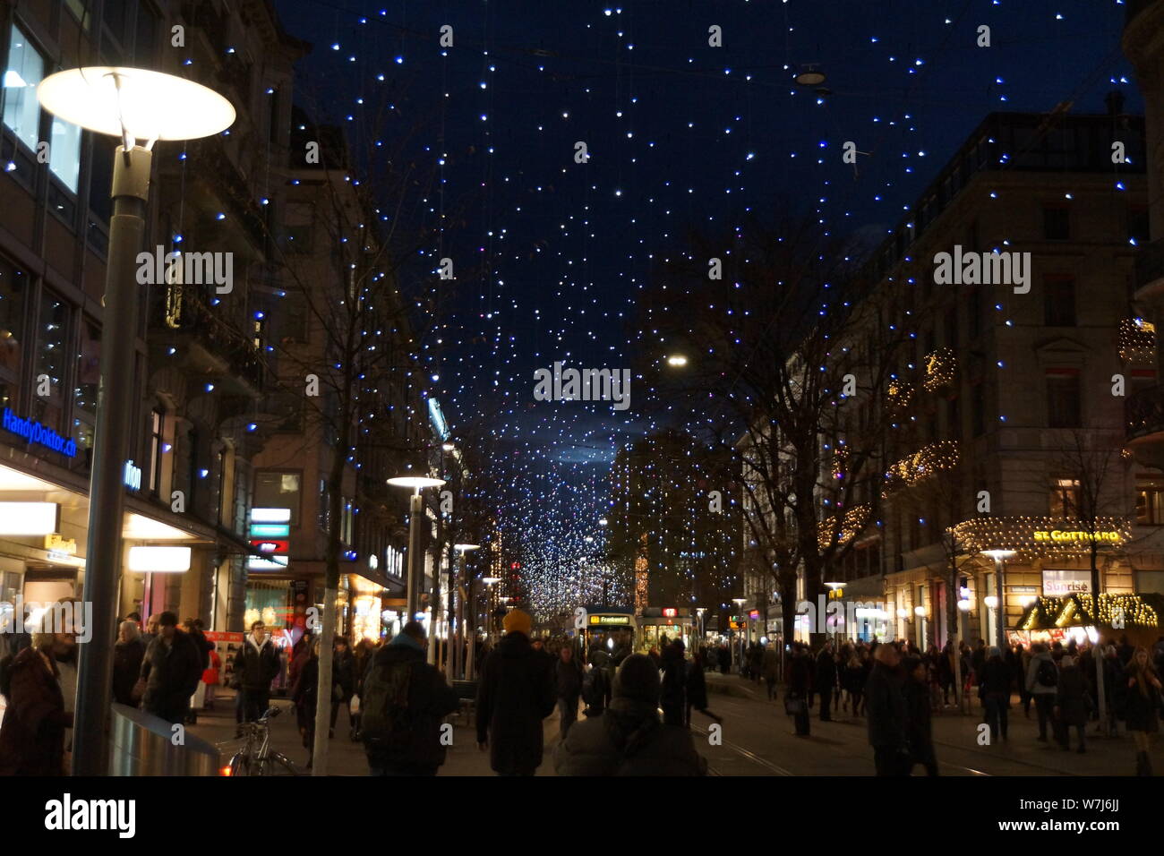 Natale lungo la Bahnhofstrasse Foto Stock
