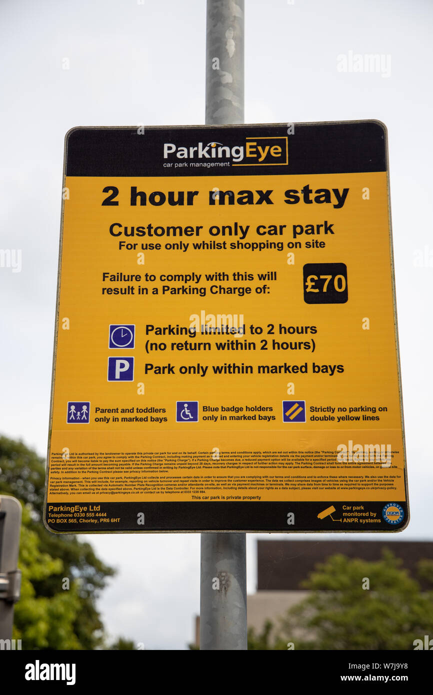 Parcheggio ParkingEye segno - 2 ore max soggiorno Foto Stock
