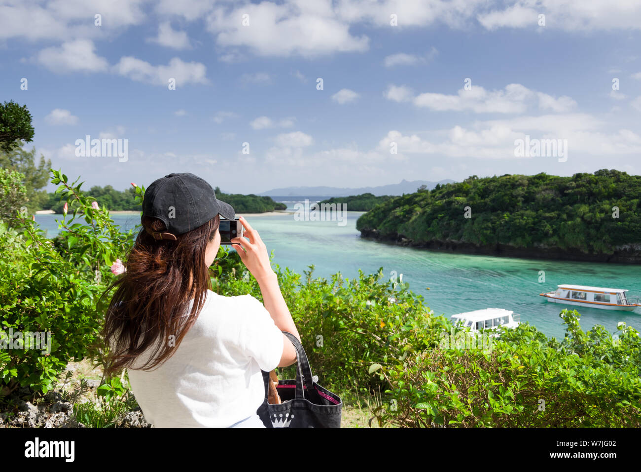 Ishigaki , Giappone, 01/05/2019 , Vista del famoso Kabira Bay a nord dell'isola. Questo posto è assolutamente da vedere spot per i turisti in Ishigaki jima. Foto Stock